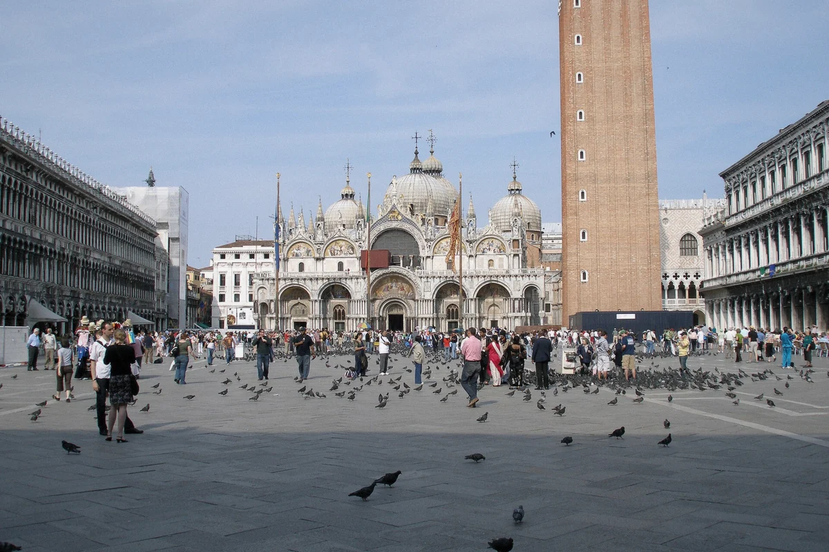St Mark's Basilica and the Doge's Palace across the Piazza San Marco at the start of the full-day Venice and Murano Burano combo tour