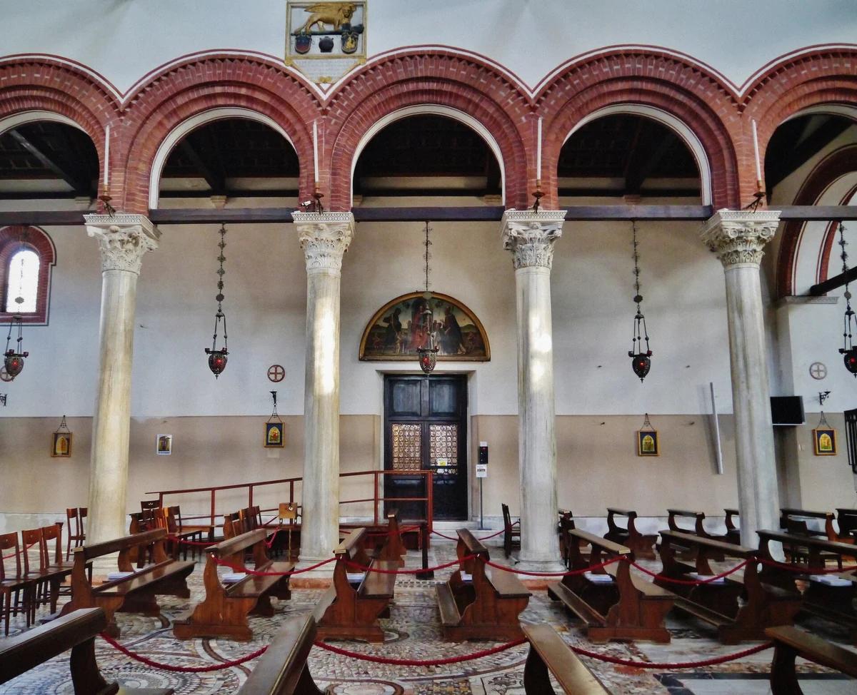 The 12th-century interior of Santi Maria e Donato on Murano, reached during the 100-minute stop of the private-boat glassmaking tour